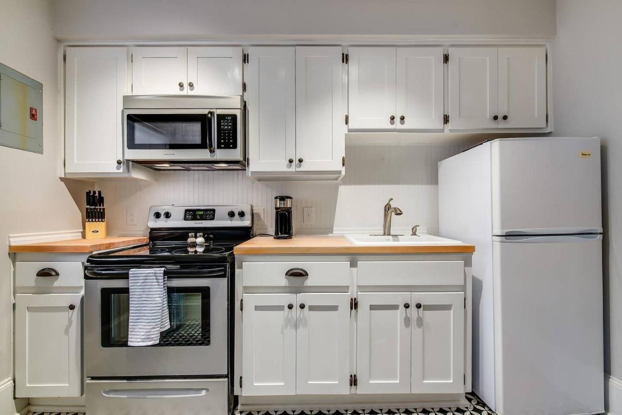 Mckenize Guest House: Travis Suite 1 Bd, 1Ba Марбл-Фолс Экстерьер фото